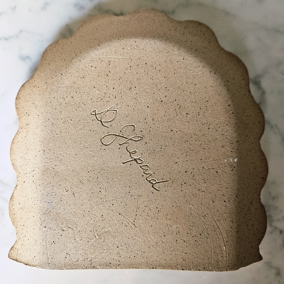 Sunflower Design Scalloped Spoon Rest - Picture 5 of 5